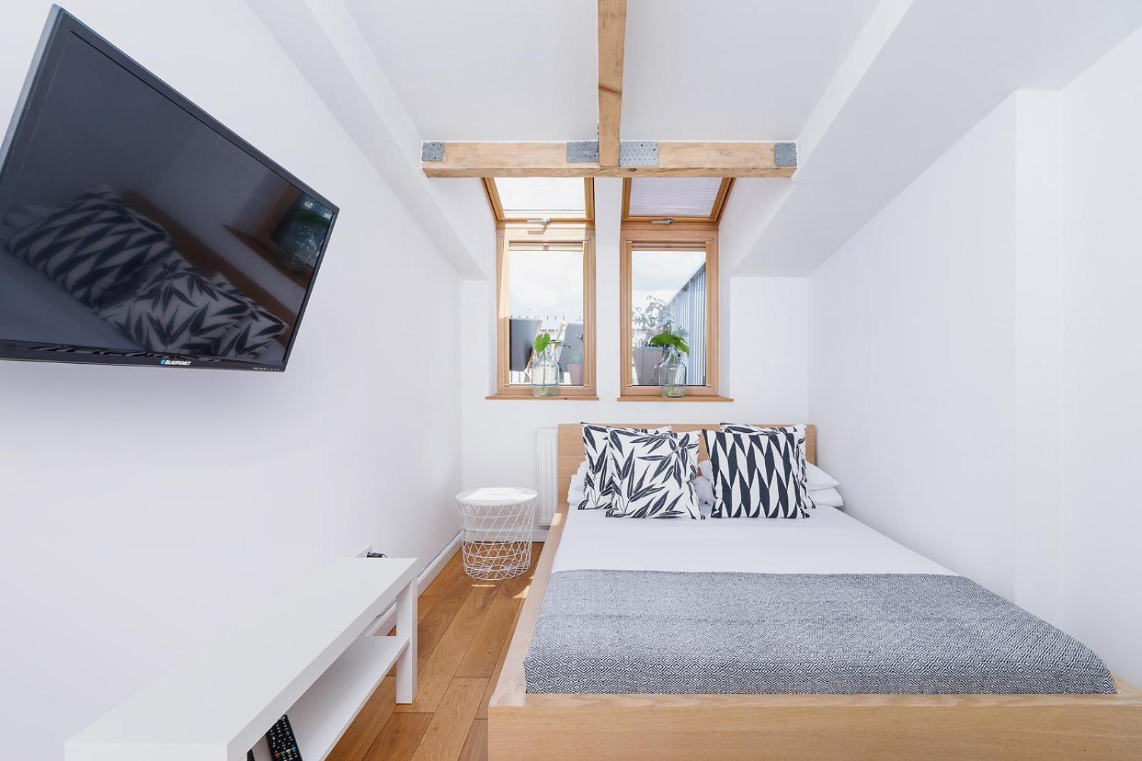 2 Bedroom Apartment With Terrace- Pilsudskiego 11 Краків Екстер'єр фото